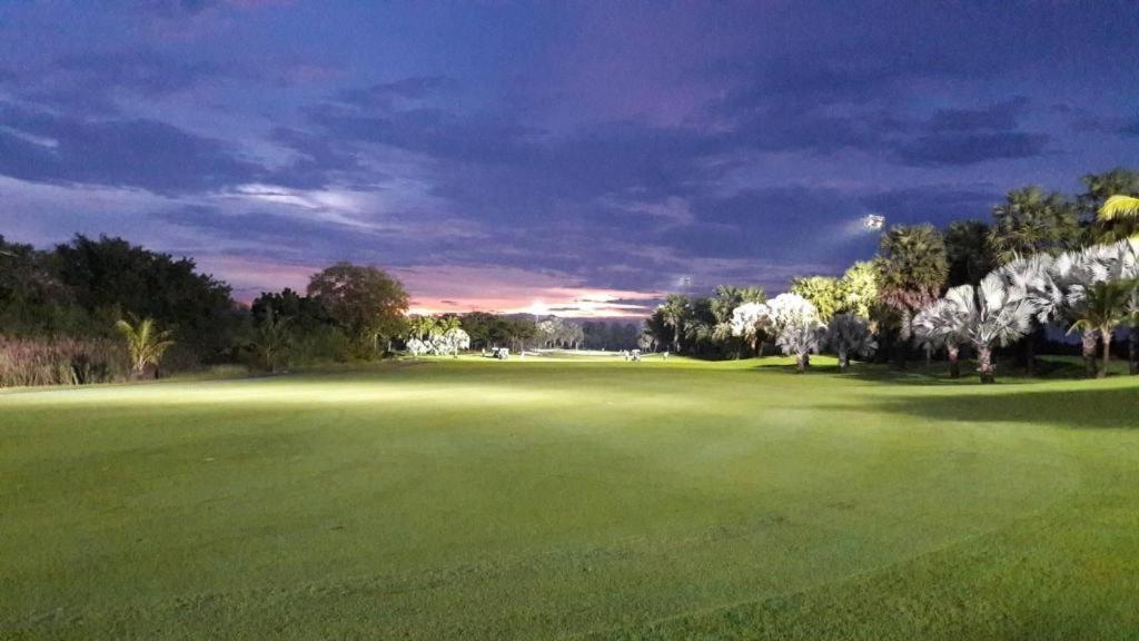 Suwan Golf & Country Club Hotel Nakhon Pathom Ngoại thất bức ảnh