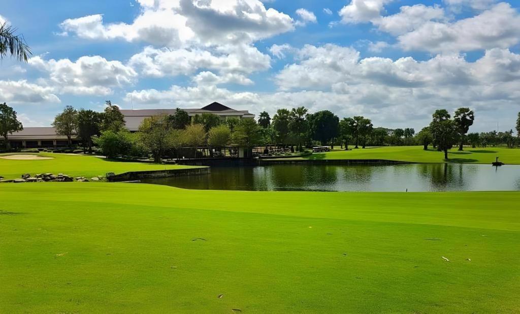 Suwan Golf & Country Club Hotel Nakhon Pathom Ngoại thất bức ảnh