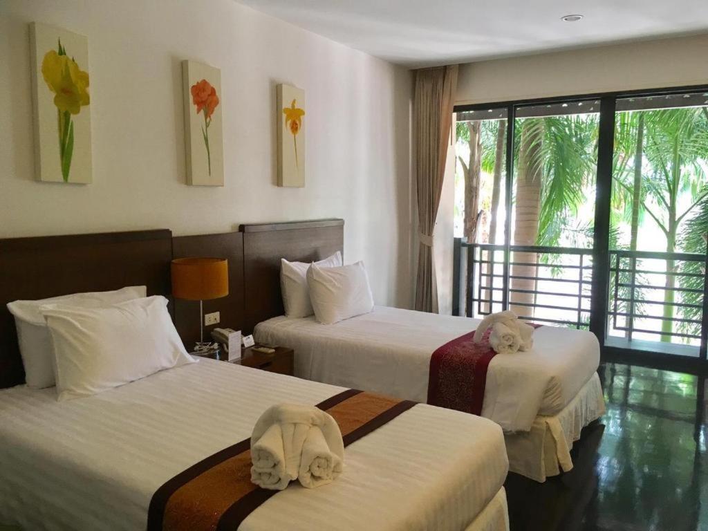 Suwan Golf & Country Club Hotel Nakhon Pathom Ngoại thất bức ảnh