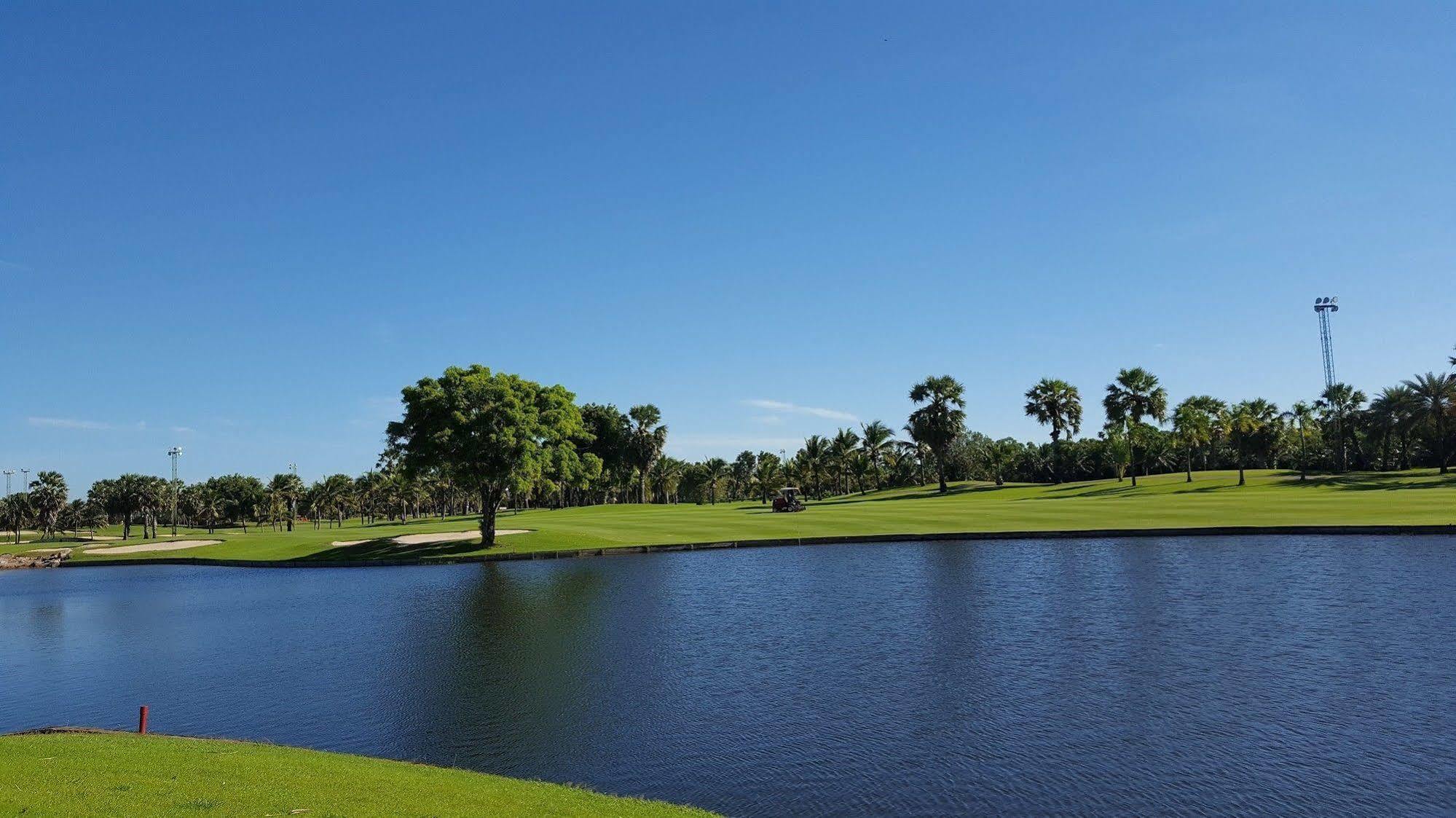 Suwan Golf & Country Club Hotel Nakhon Pathom Ngoại thất bức ảnh