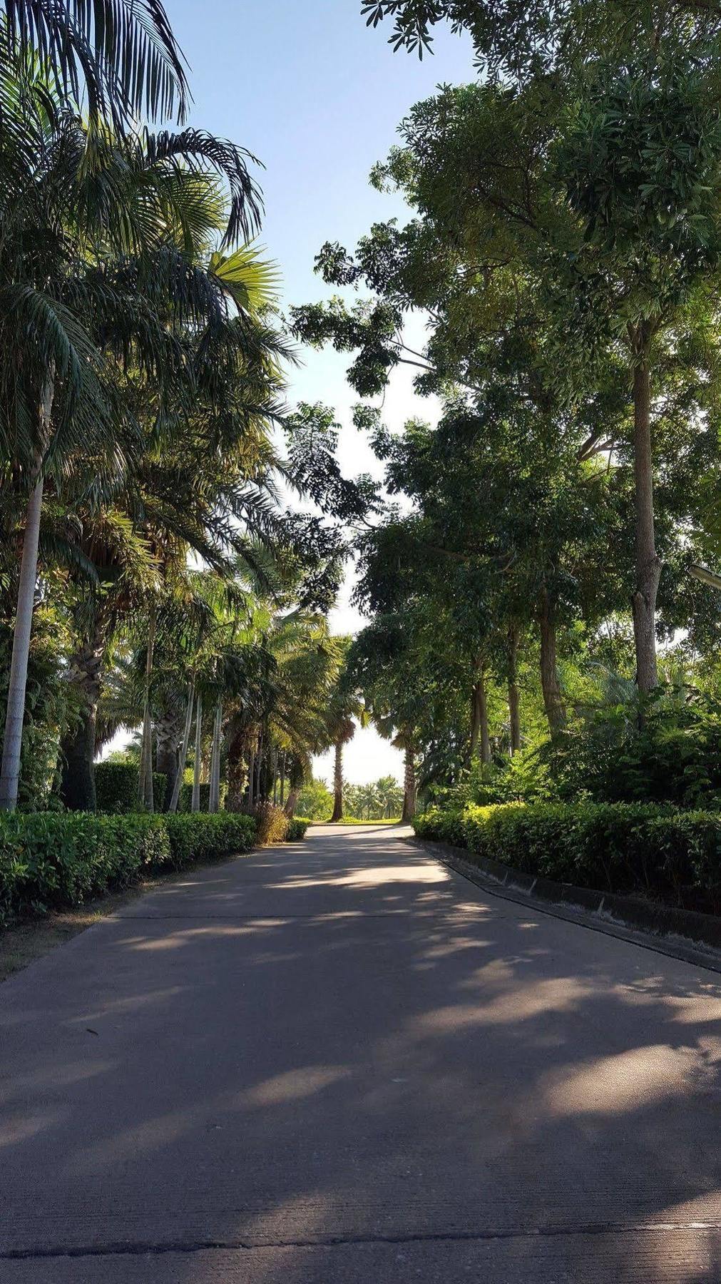 Suwan Golf & Country Club Hotel Nakhon Pathom Ngoại thất bức ảnh