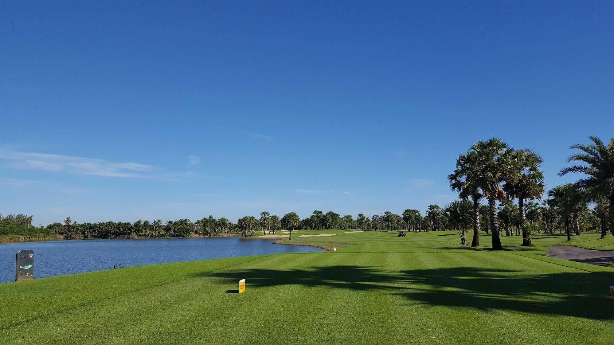 Suwan Golf & Country Club Hotel Nakhon Pathom Ngoại thất bức ảnh