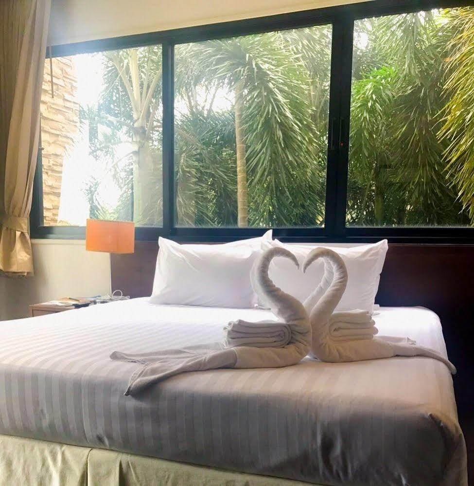 Suwan Golf & Country Club Hotel Nakhon Pathom Ngoại thất bức ảnh